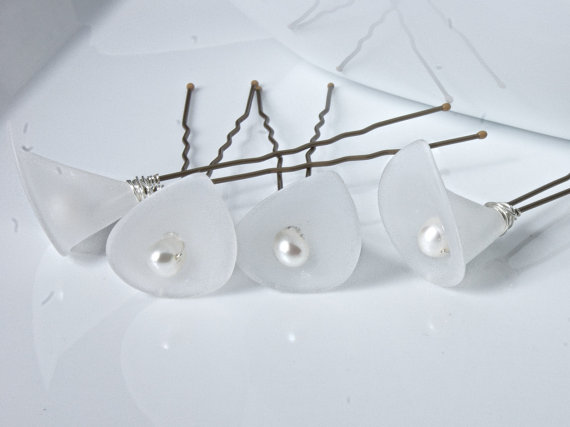 Wedding Hair Accessories - Bridal Hair Pins - Calla Lilies And Freshwater Pearls
