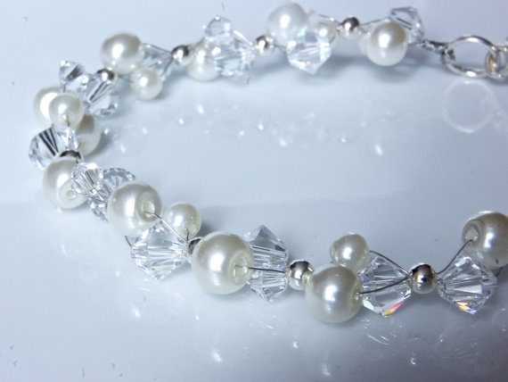 Wedding Bracelet / Bridal Bracelet - Swarovski Crystals And Ivory Pearls